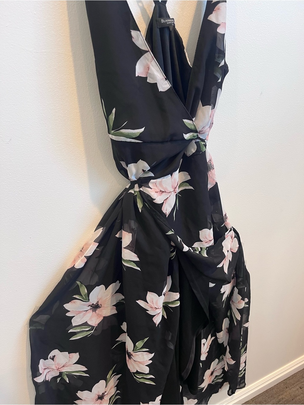 Blooming Jelly Floral Backless Maxi Dress | Size L | Black